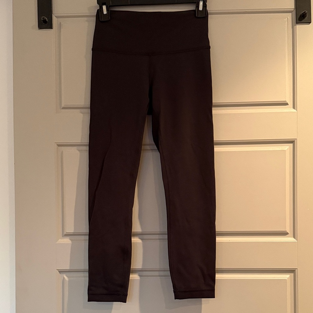 Lululemon Black Wonder Train cropped leggings -
23”inseam size 6